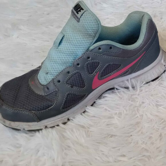 Nike Revolution Size 7 - Picture 3 of 11